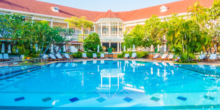 The Ultimate Guide to Crystal-Clear Pool Water: A Deep Dive into Pool Hygiene